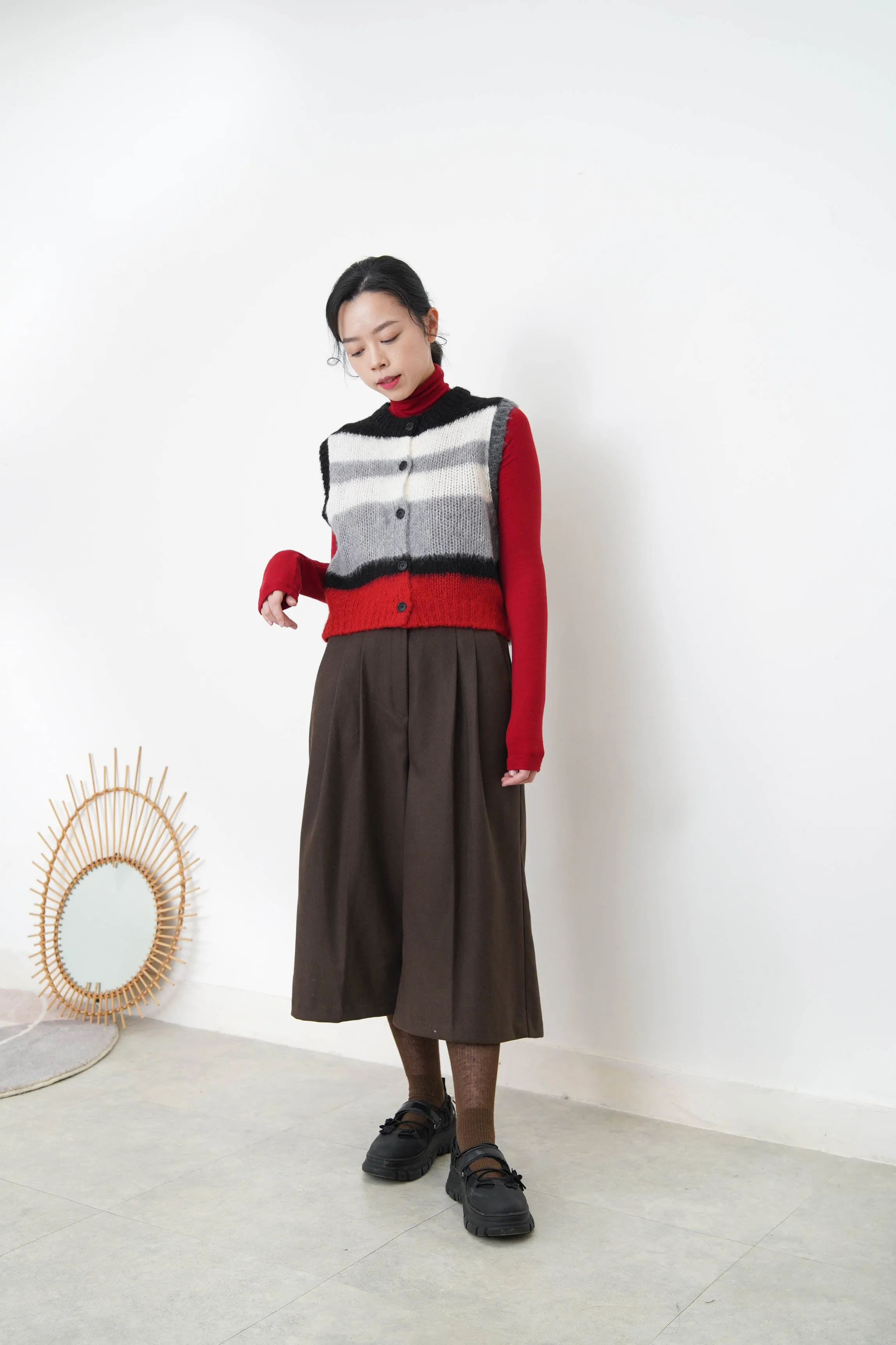 Brown cropped trousers