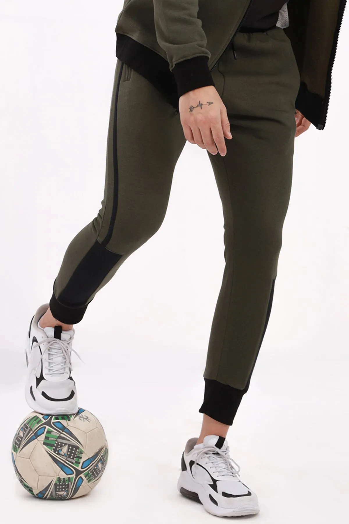 Moss Green & Black Paneled Jogger Pants - W22 - MTR076R